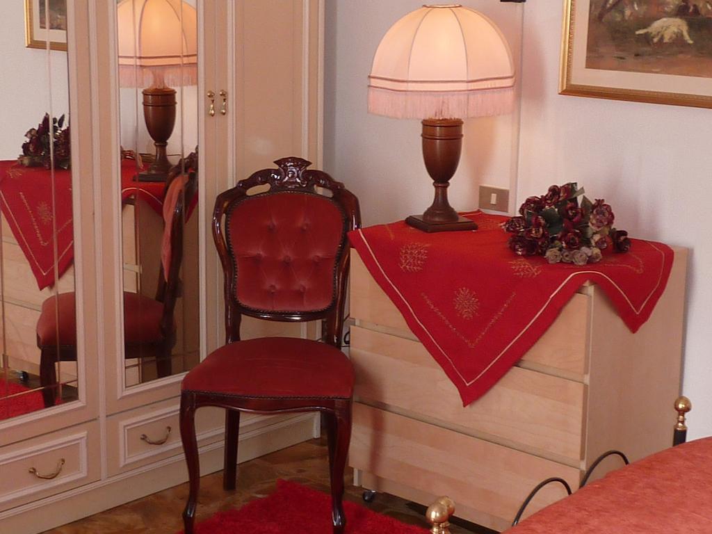 Primettahouse Hotel San Gimignano Room photo